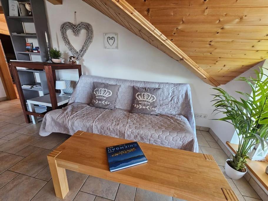 Apartamento Thronvomchiemgau Übersee Exterior foto